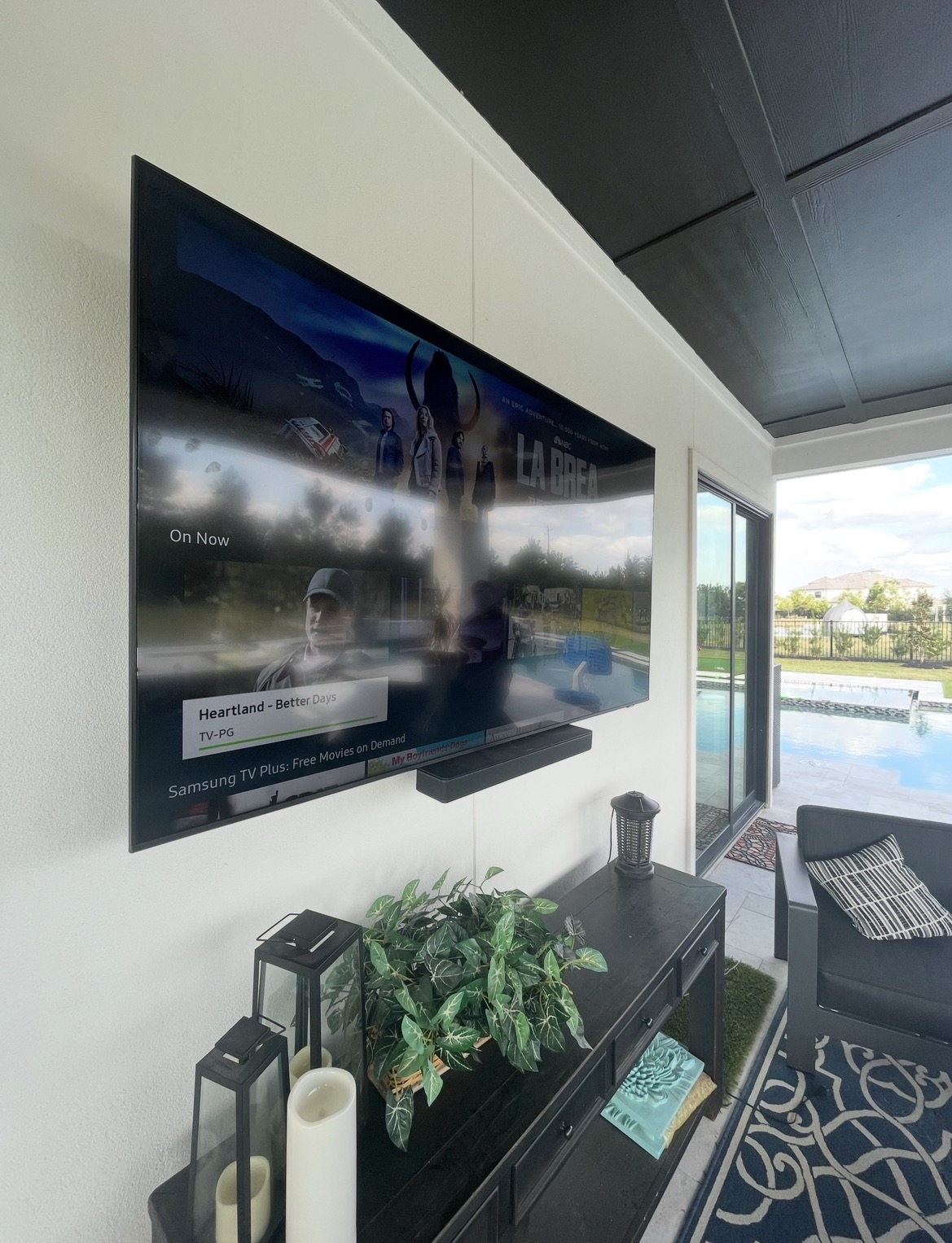 Hargrett Electronics, a leading provider of professional audio and video solutions, recently completed another successful TV mounting and outdoor home audio installation project in Harris County, Texas.