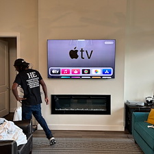 Samsung-Smart-TV-Installation-in-The-Woodlands-Professional-Mounting-for-300 2