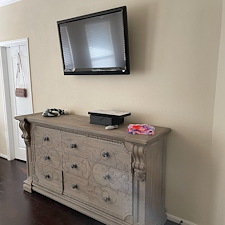 TV-Mounting-in-Houston-by-Hargrett-Electronics-The-Home-Theater-Experts 1