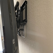 TV-Mounting-in-Houston-by-Hargrett-Electronics-The-Home-Theater-Experts 0